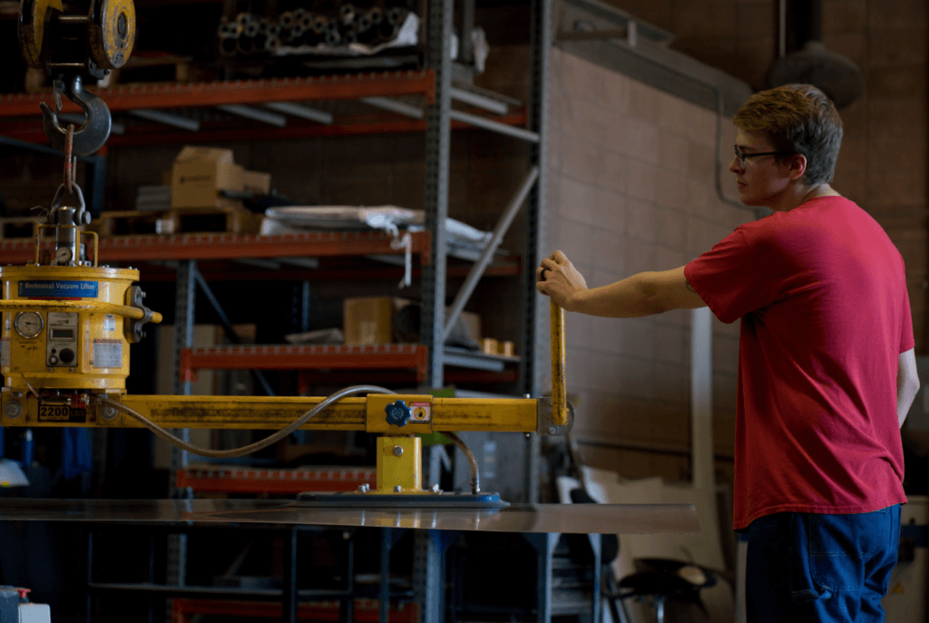 Operating a mechanical vacuum Lifter Operating a mechanical vacuum Lifter